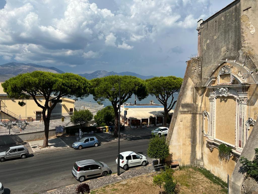 Casa Di Charlie Apartment Gaeta Luaran gambar